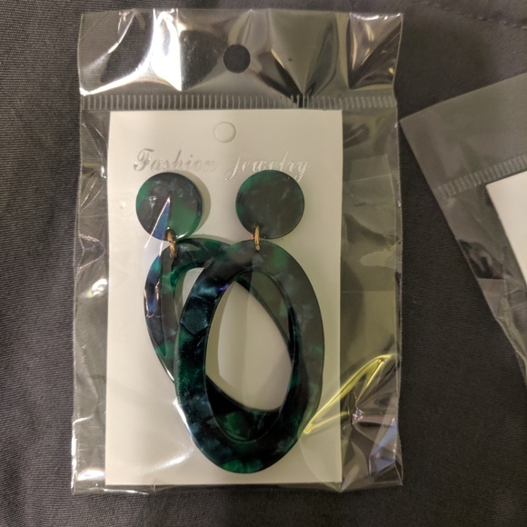 NWT Acrylic Tortoiseshell Hoop Earring Lot of 5 - Picture 6 of 6